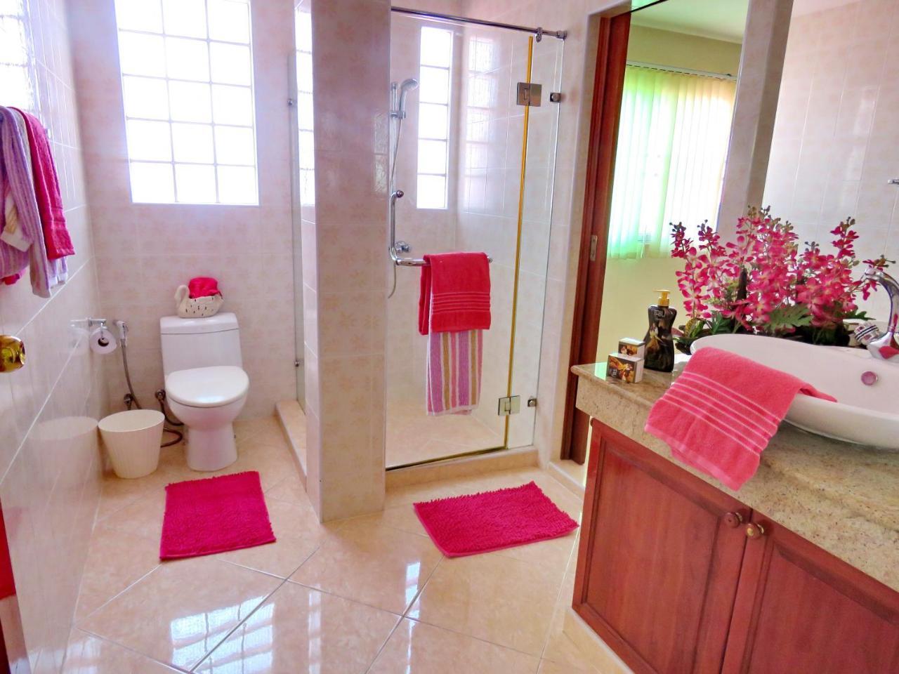 Butterfly Garden Boutique Residences Large Luxury Apts And Villas A Lifetsyle Destination By Neang, Everything You Need All Right Here 1-3 Bedrooms 110 To 190 Sq Mtrs, 2 Full Bathrooms, Rain Shower, Spa Bath, Bbq, Free Wifi, Staff 24-7, Close To Beac Паттая Екстер'єр фото